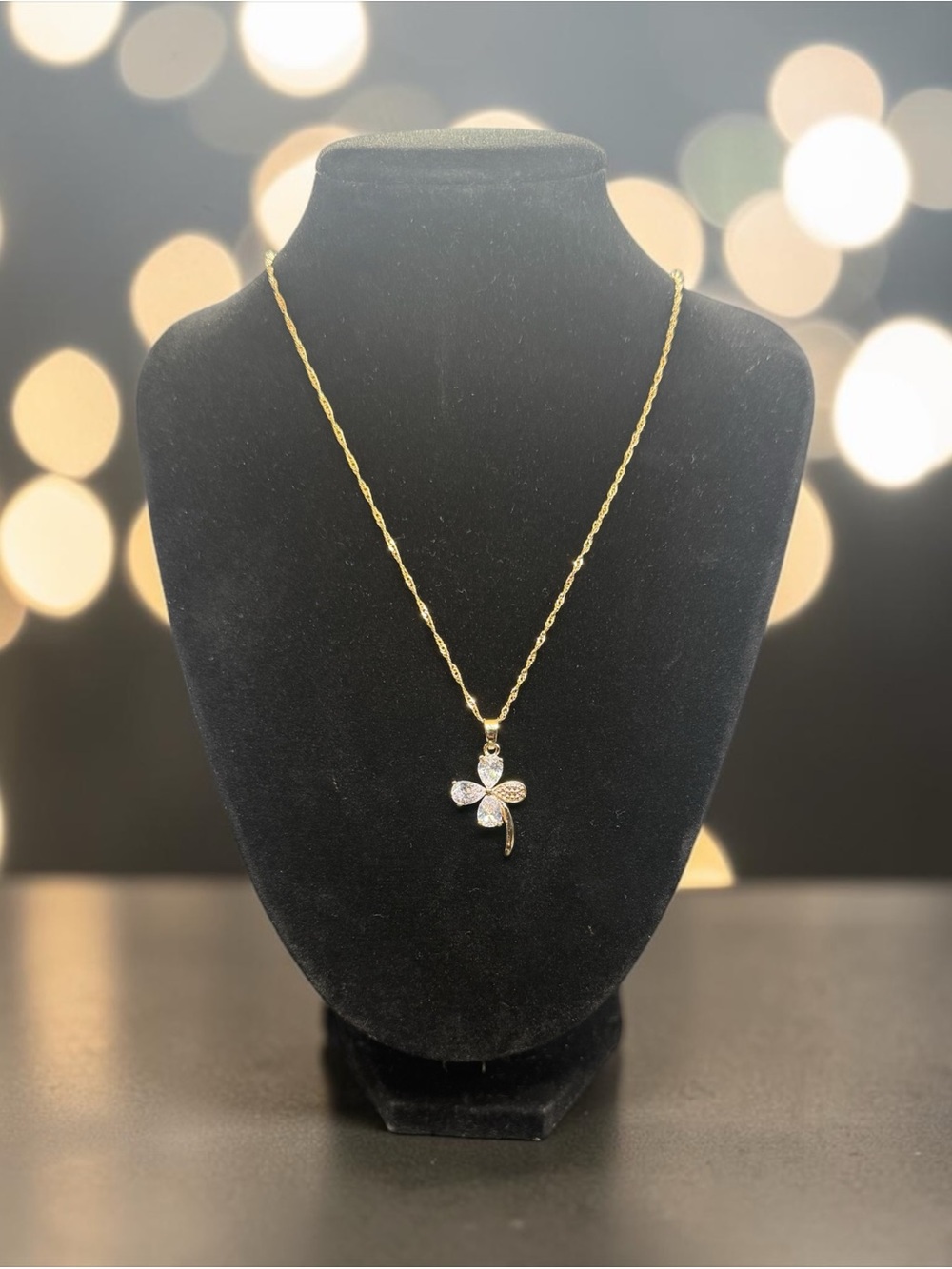 🍀Gold-Filled Clover Pendant Necklace with Crystal Petals/NIB🍀